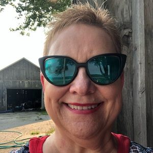 Meet your Posher, Lisa